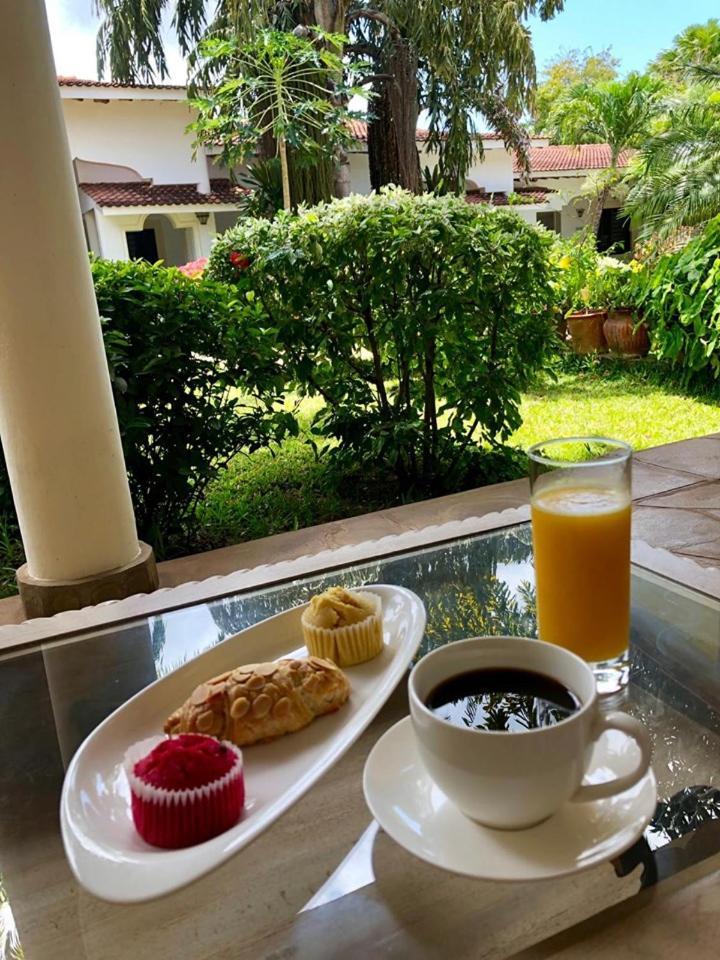 Hotel Villa Малинди Екстериор снимка